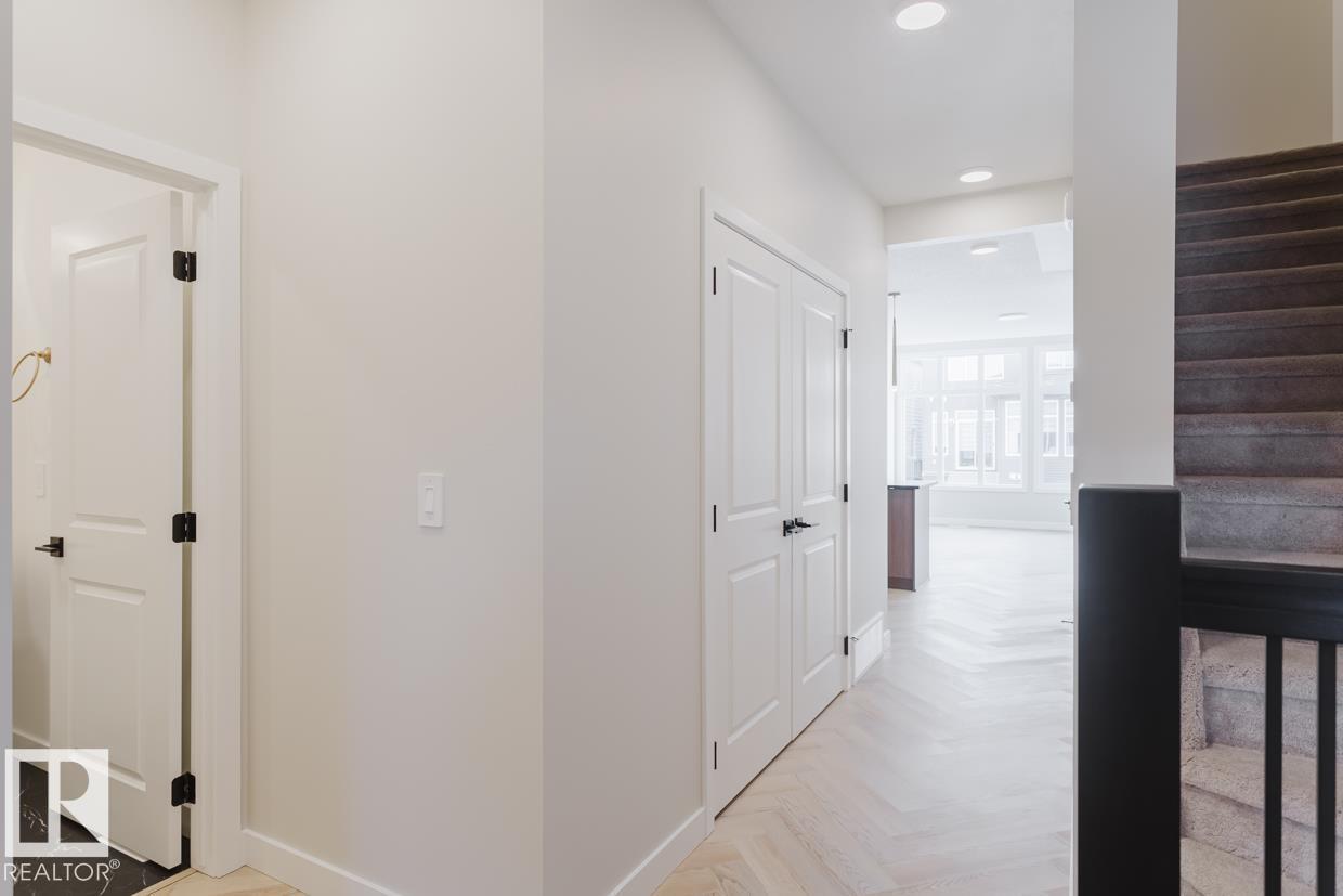 25 Cessy ST, St. Albert