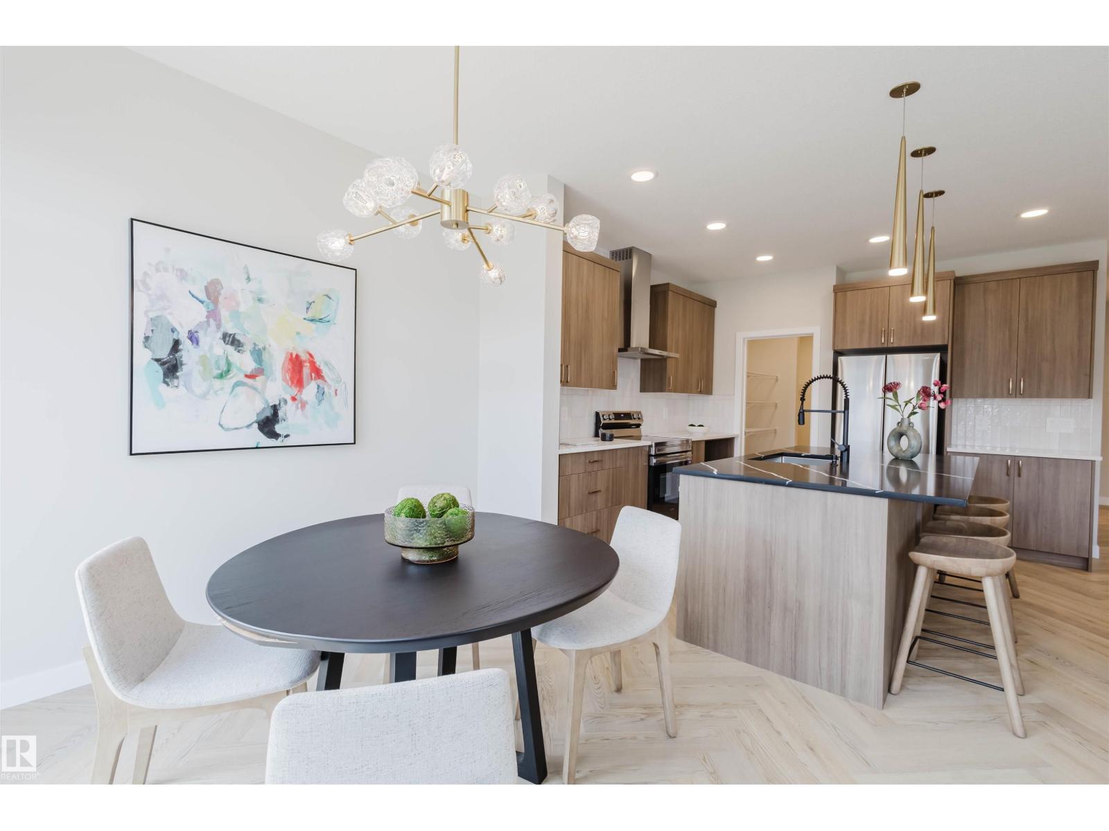 27 Cessy ST, St. Albert