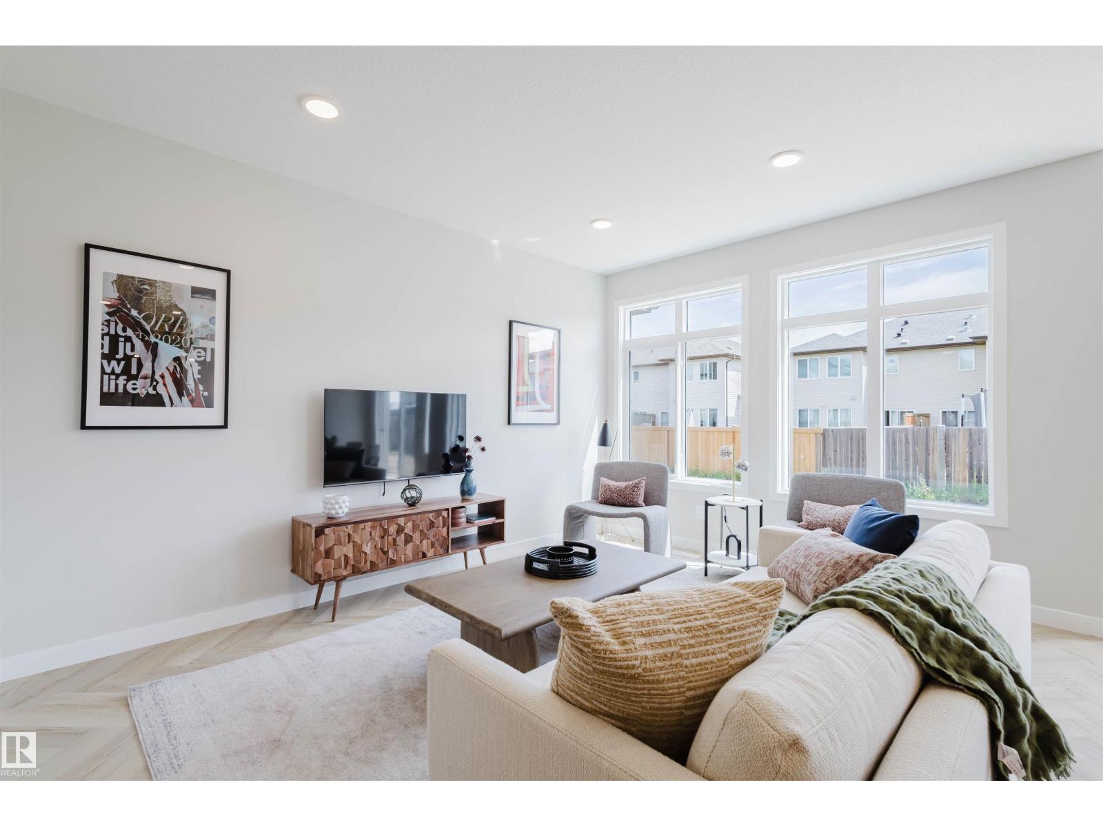 27 Cessy ST, St. Albert