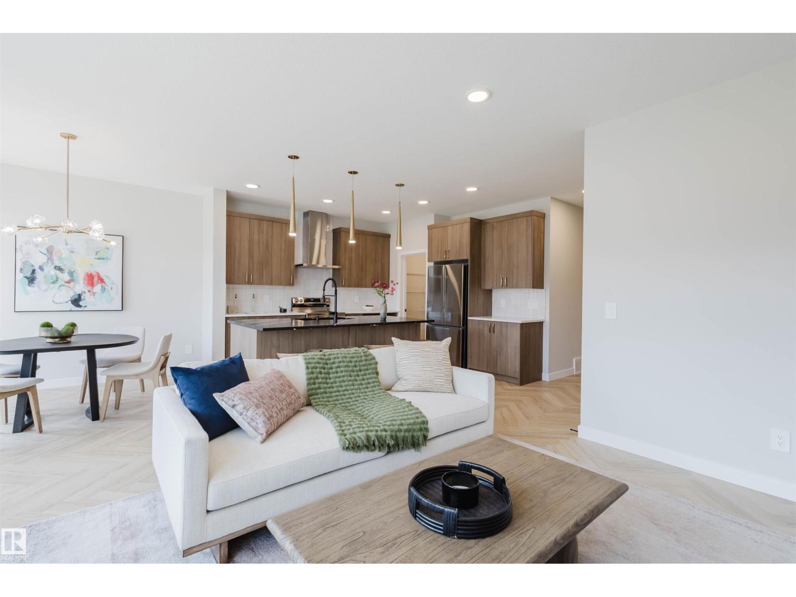 27 Cessy ST, St. Albert