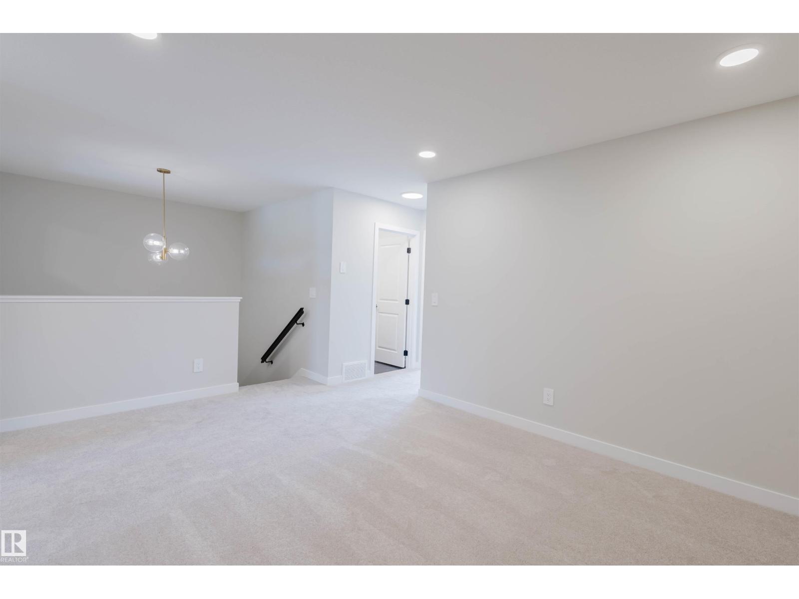 27 Cessy ST, St. Albert