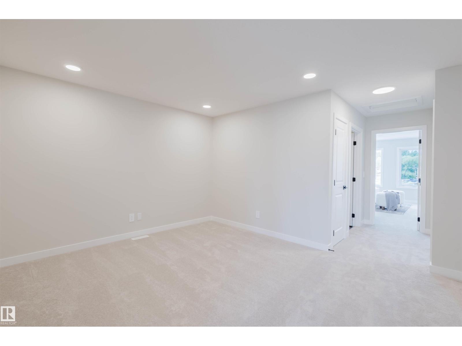 27 Cessy ST, St. Albert