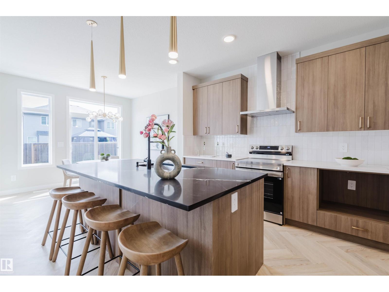 27 Cessy ST, St. Albert