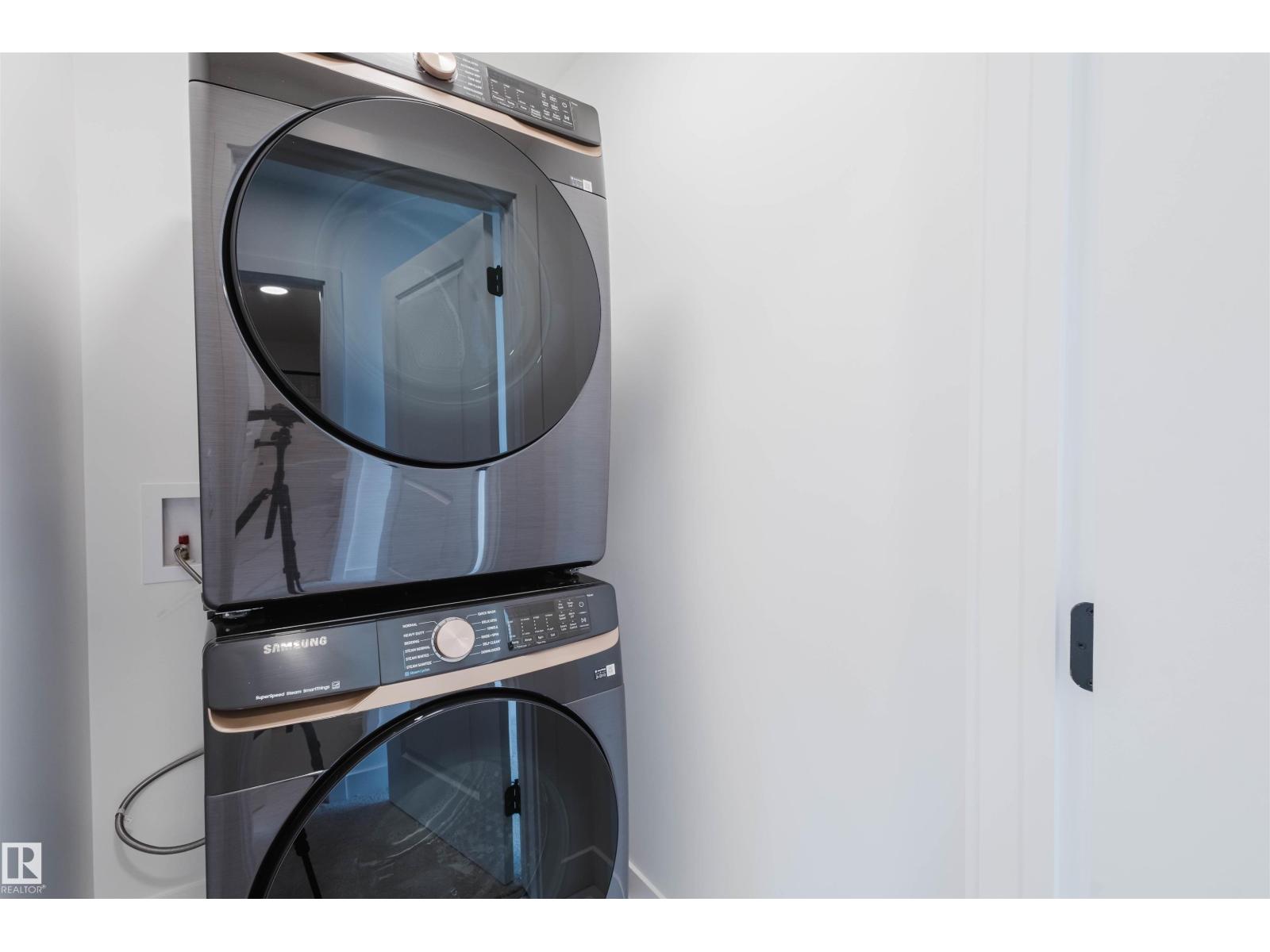 8253 KIRIAK LO SW, Edmonton