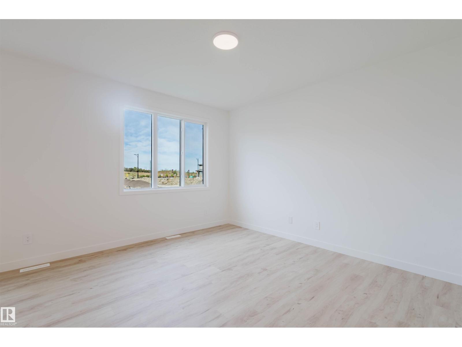 42 CHARTRES CL, St. Albert