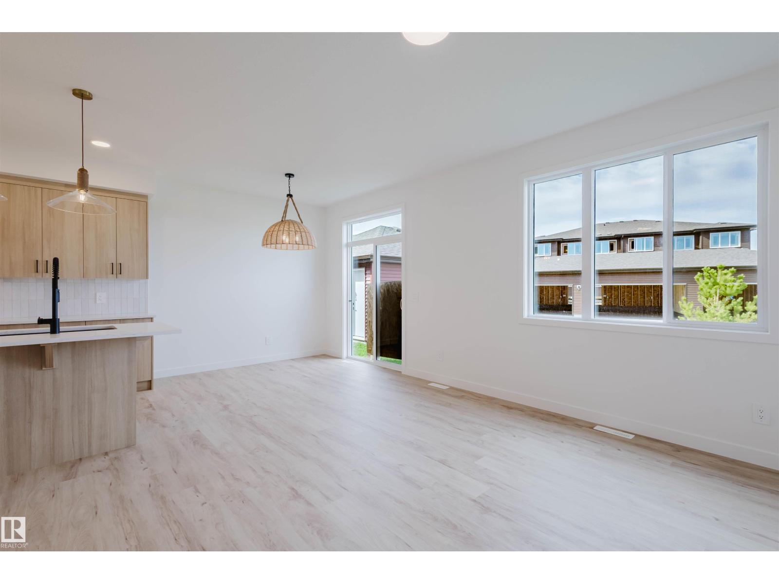 42 CHARTRES CL, St. Albert