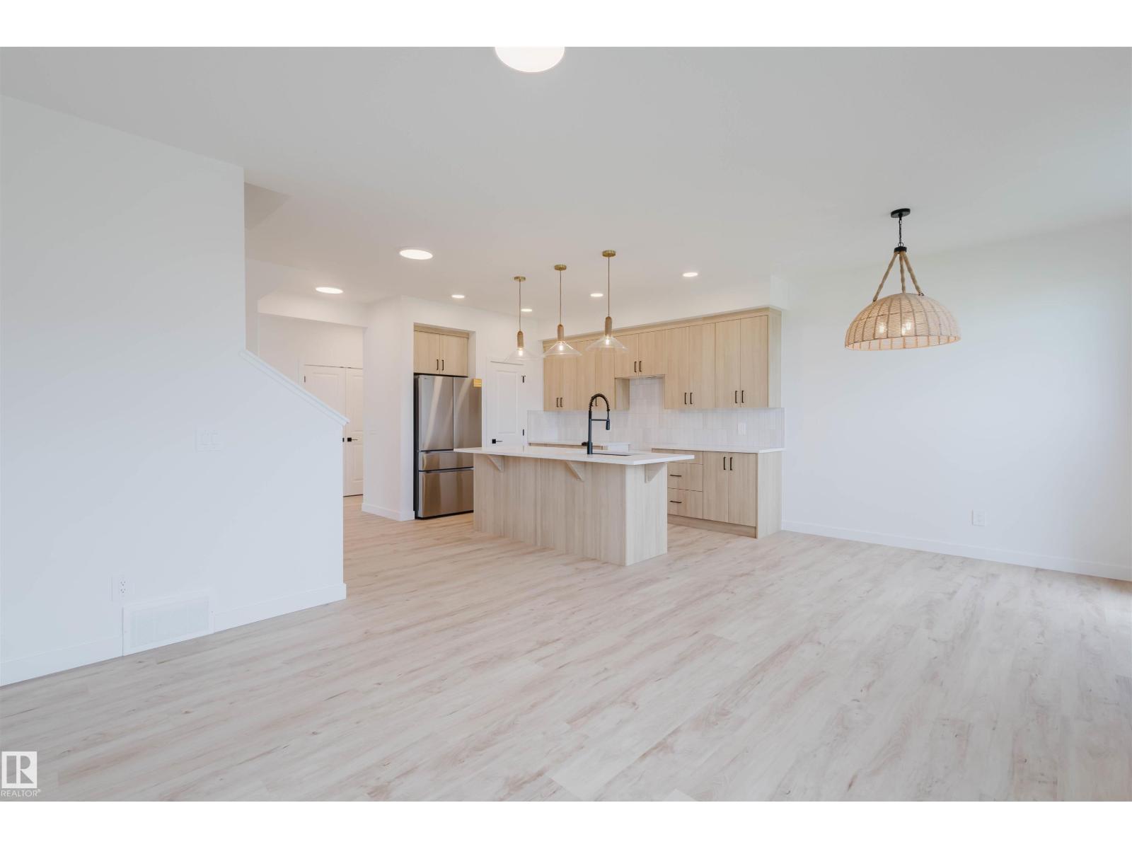 42 CHARTRES CL, St. Albert