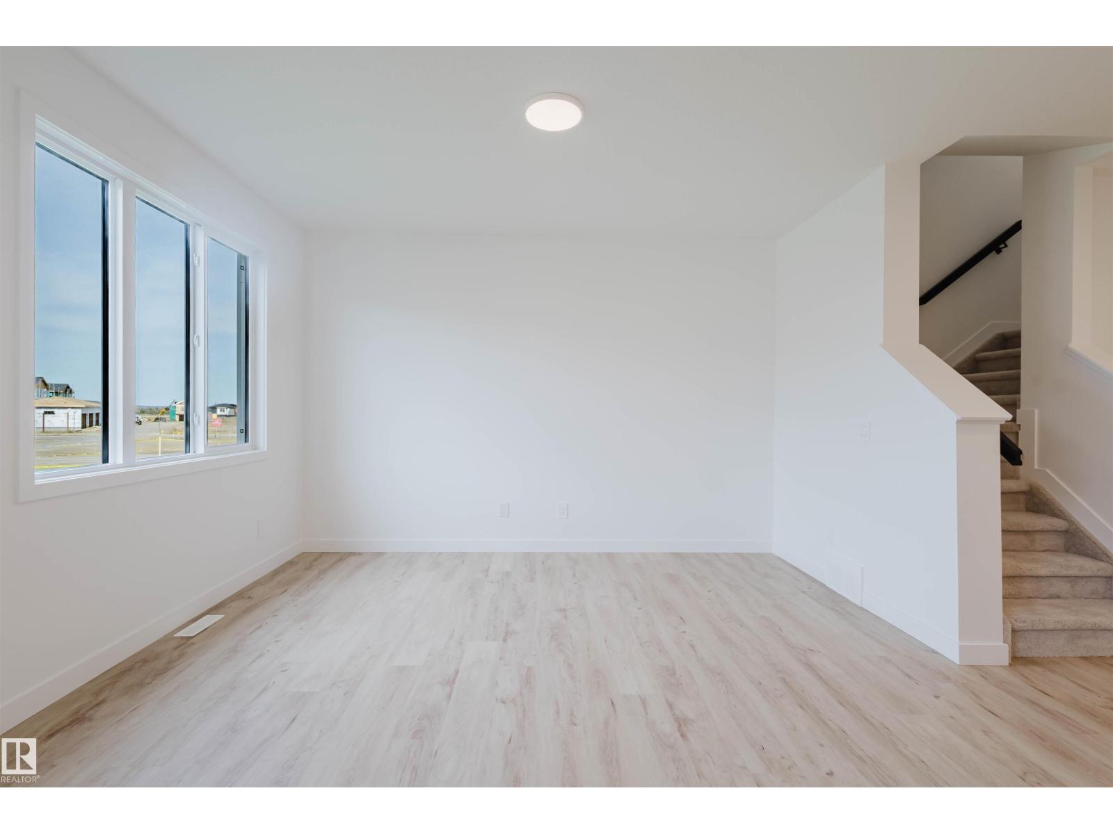 42 CHARTRES CL, St. Albert