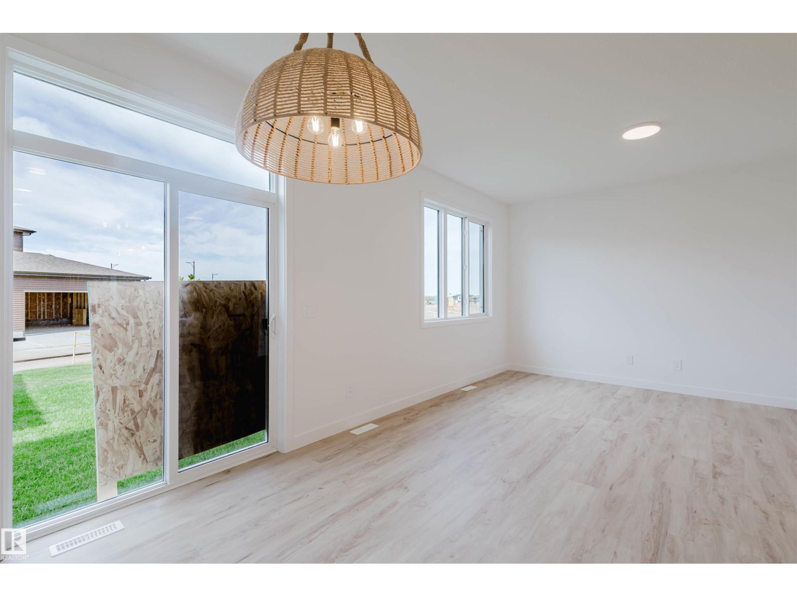 42 CHARTRES CL, St. Albert