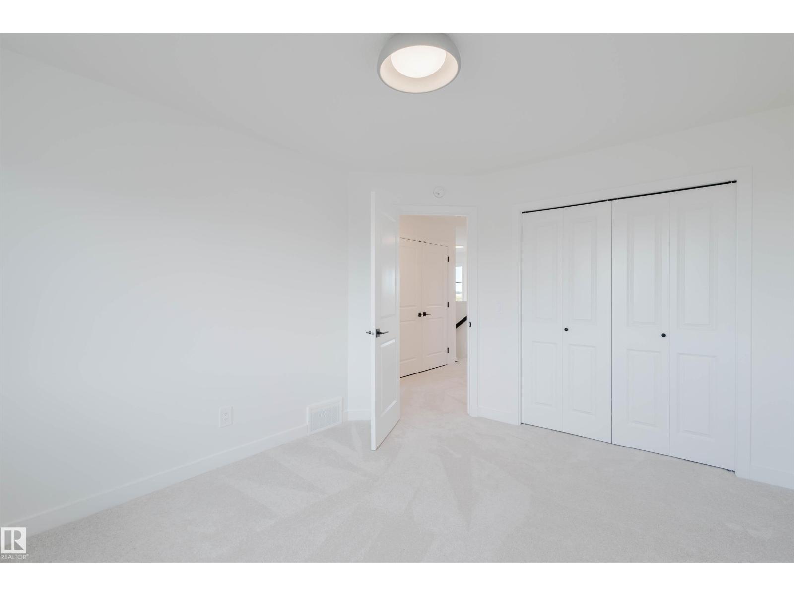 42 CHARTRES CL, St. Albert