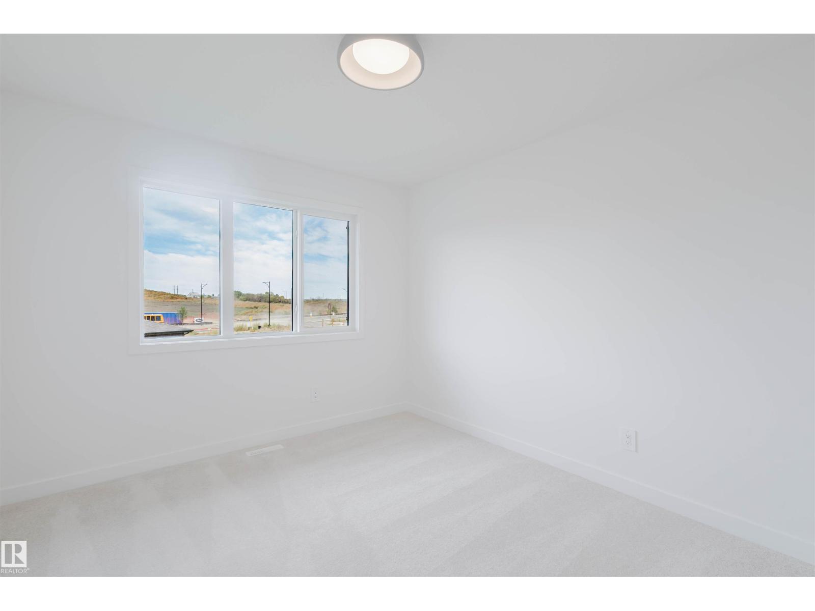 42 CHARTRES CL, St. Albert