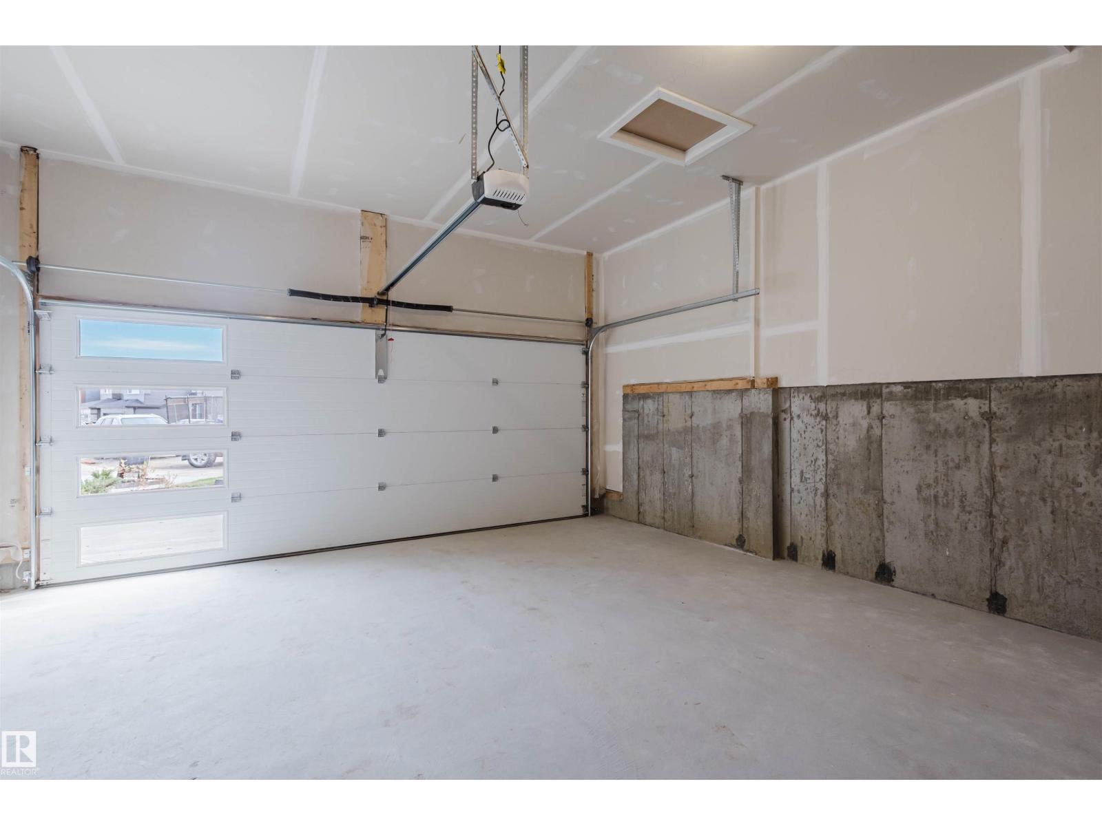 42 CHARTRES CL, St. Albert