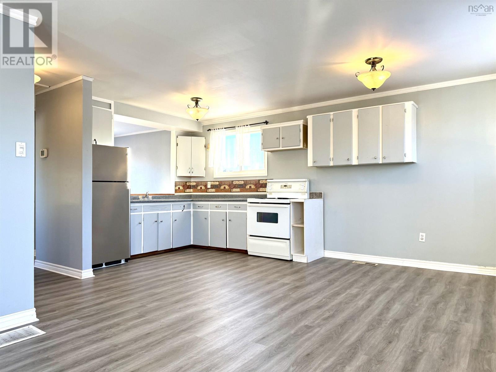 Property 15 of 40 of 20 Dickey Street