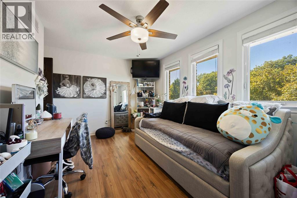 756 ST CLAIR PARKWAY - 26
