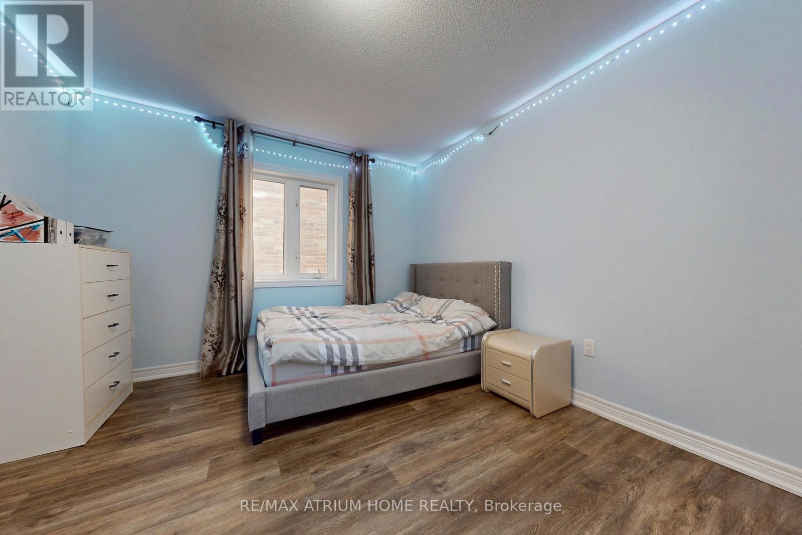 5430 OSCAR PETERSON BOULEVARD - 34