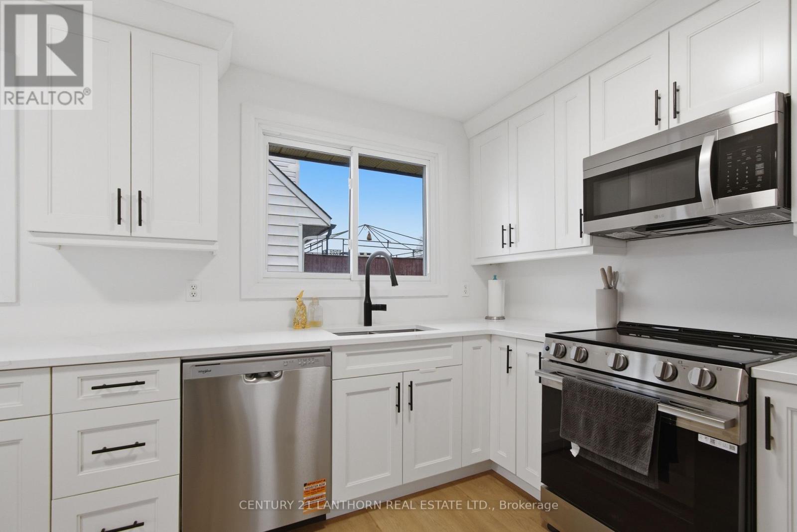 18 GLENDALE ROAD - 12
