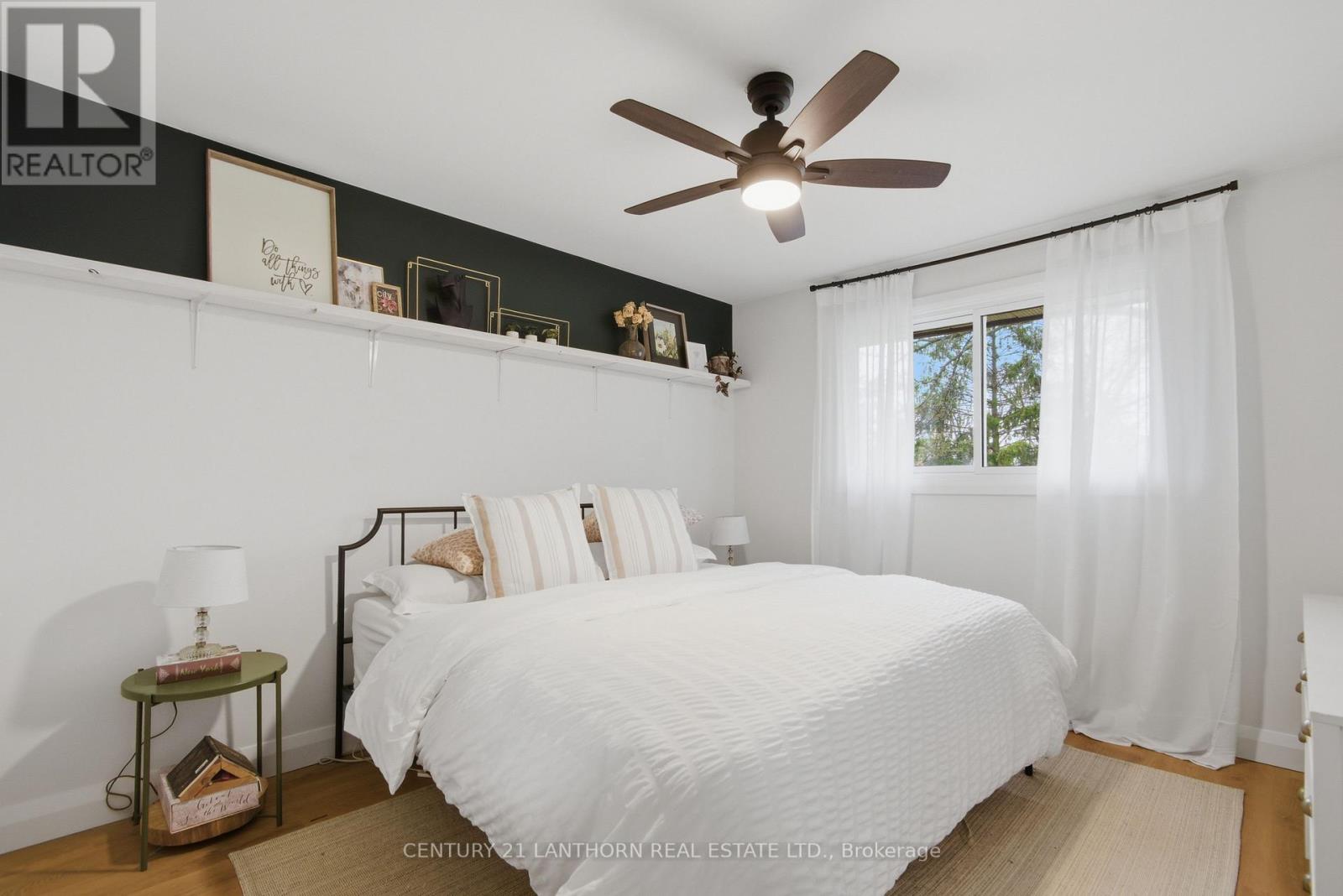18 GLENDALE ROAD - 16