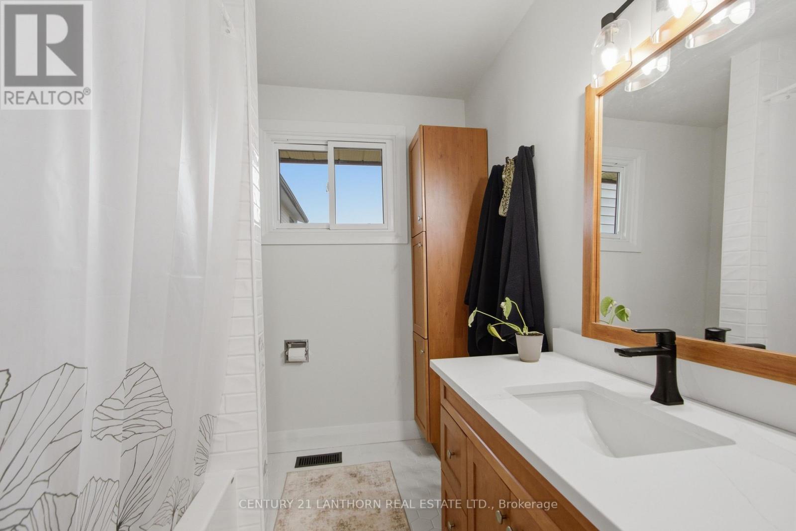 18 GLENDALE ROAD - 20
