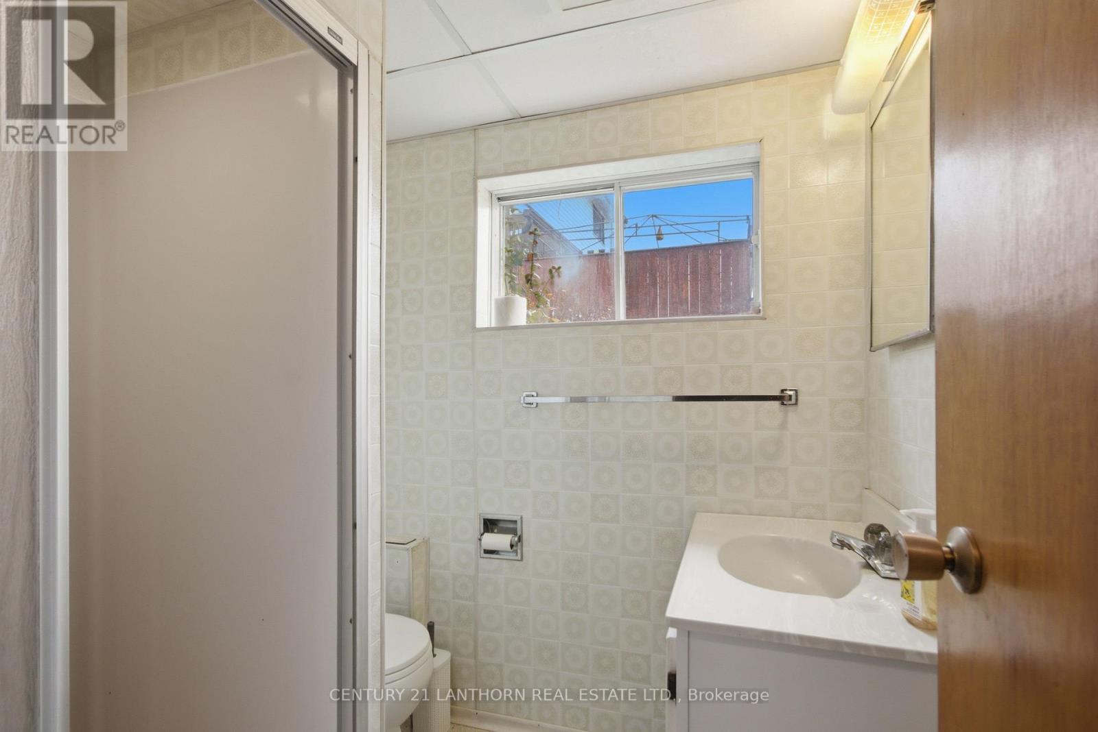 18 GLENDALE ROAD - 23