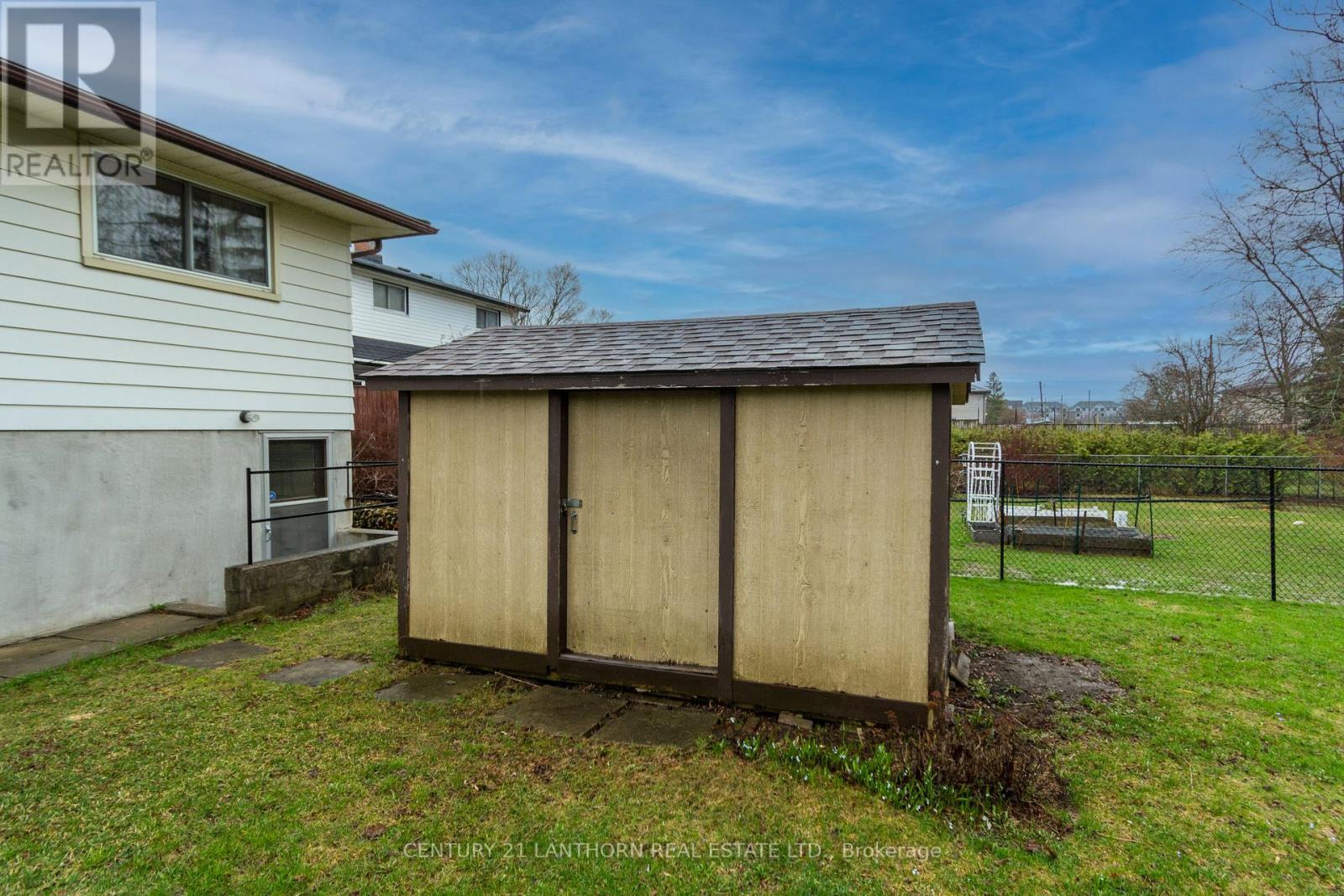 18 GLENDALE ROAD - 26