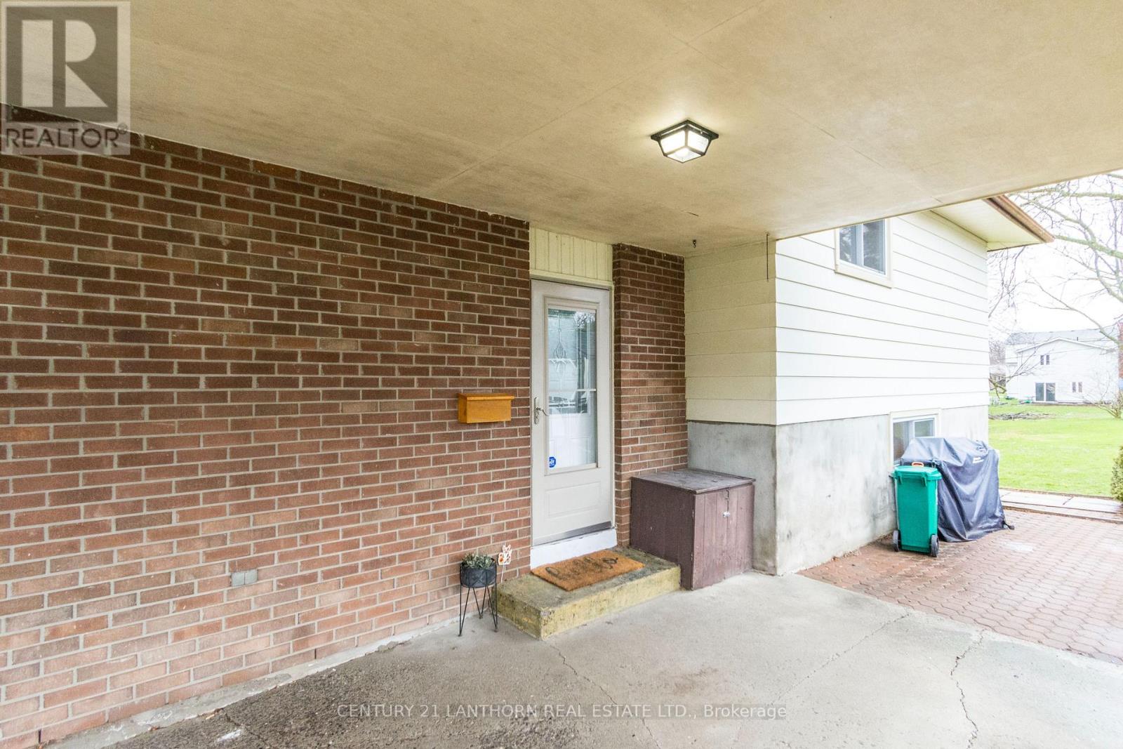 18 GLENDALE ROAD - 4