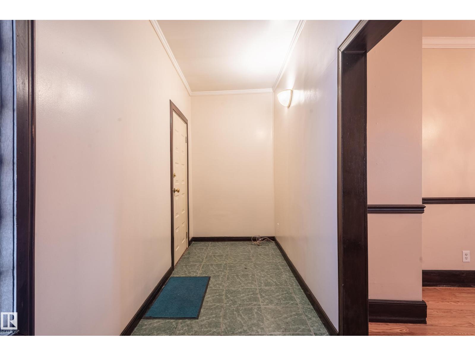 10918 81 AV NW, Edmonton