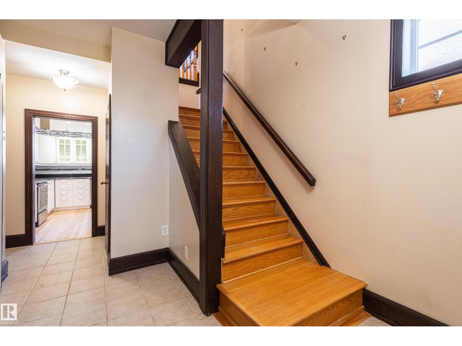 10918 81 AV NW, Edmonton