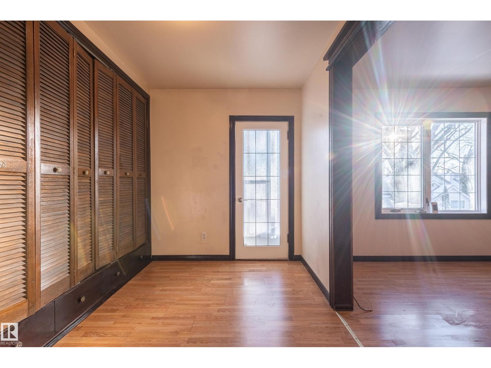 10918 81 AV NW, Edmonton