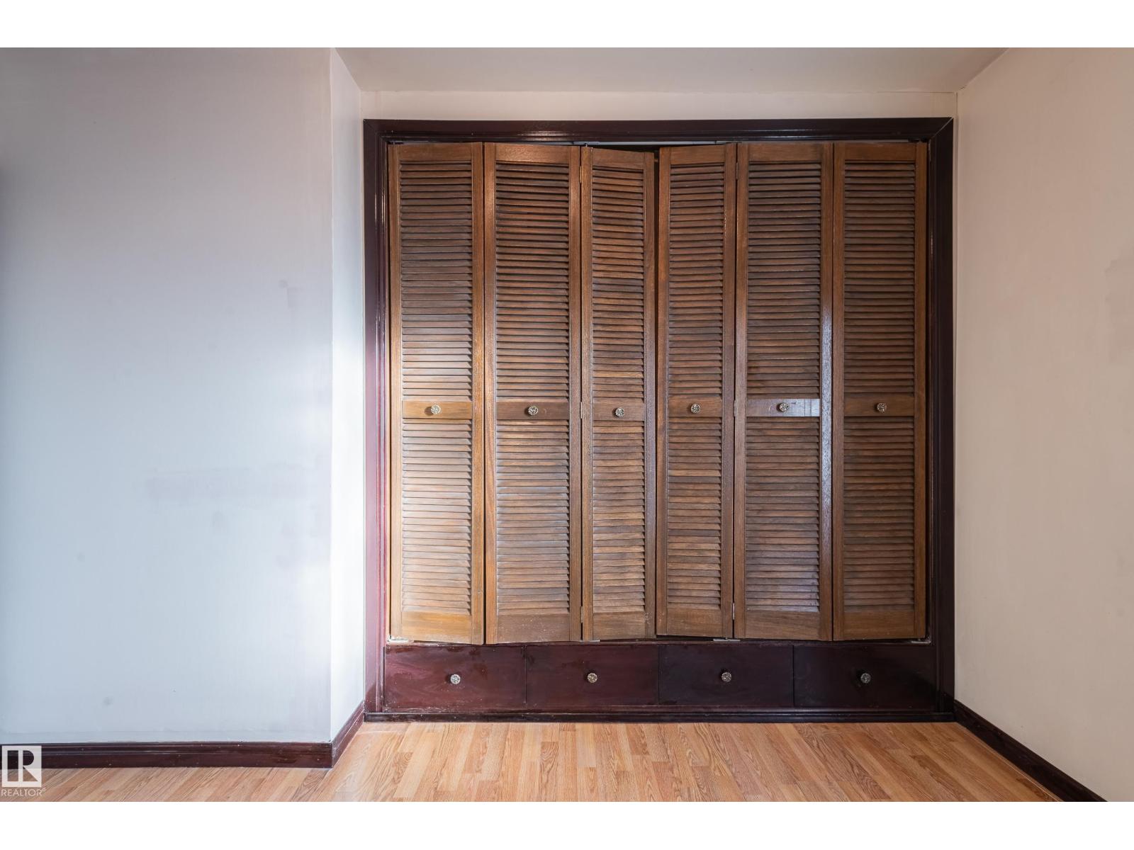 10918 81 AV NW, Edmonton