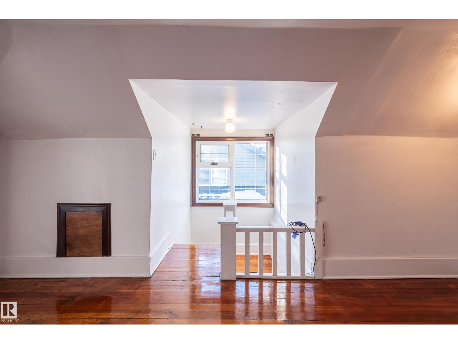 10918 81 AV NW, Edmonton