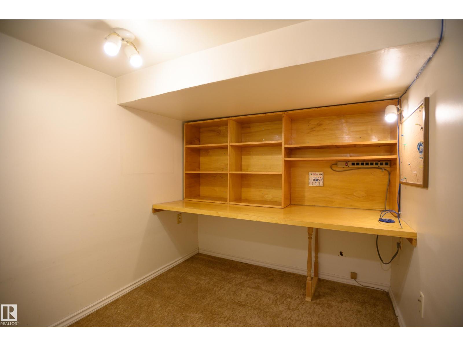 10918 81 AV NW, Edmonton