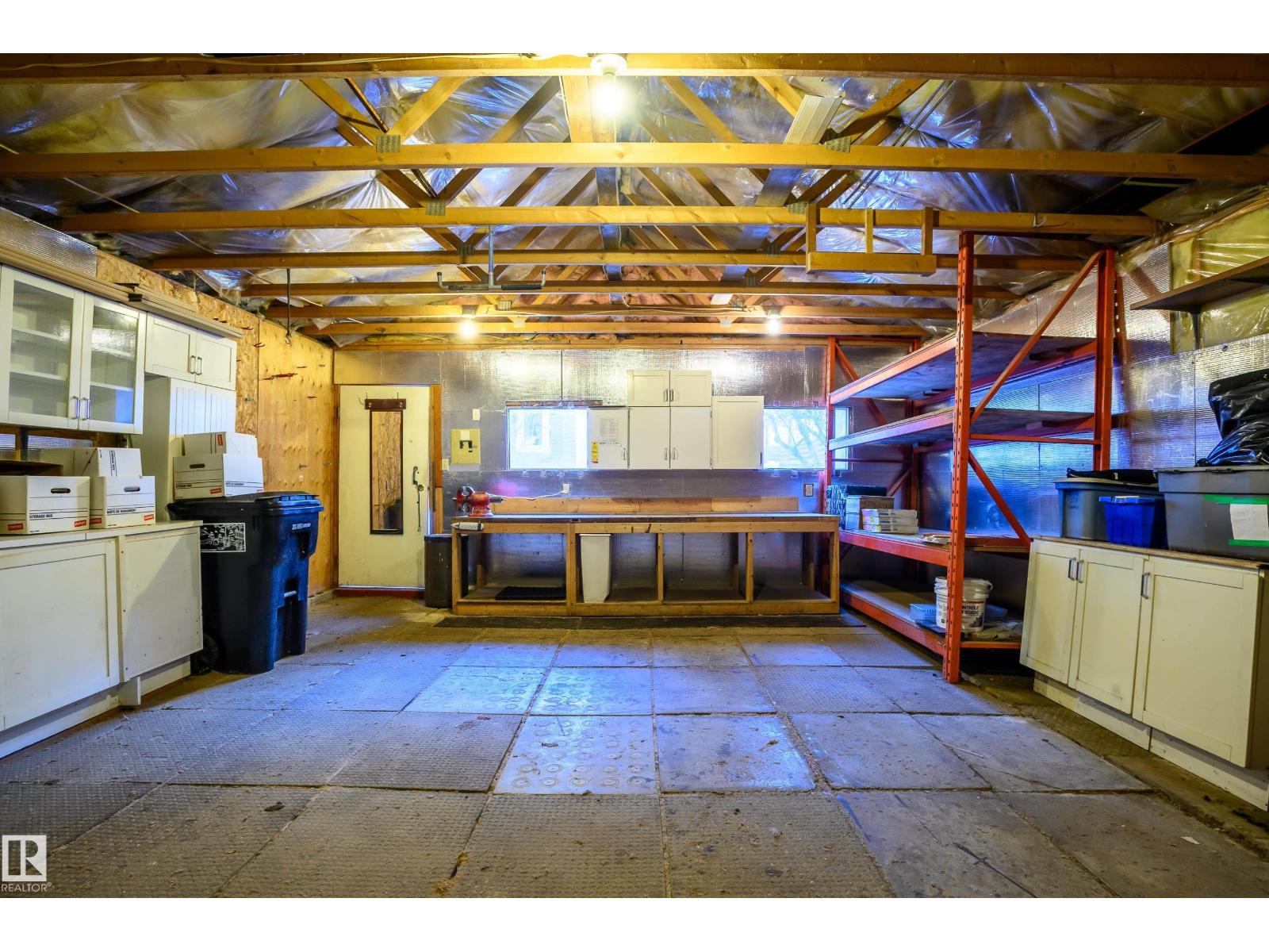 10918 81 AV NW, Edmonton