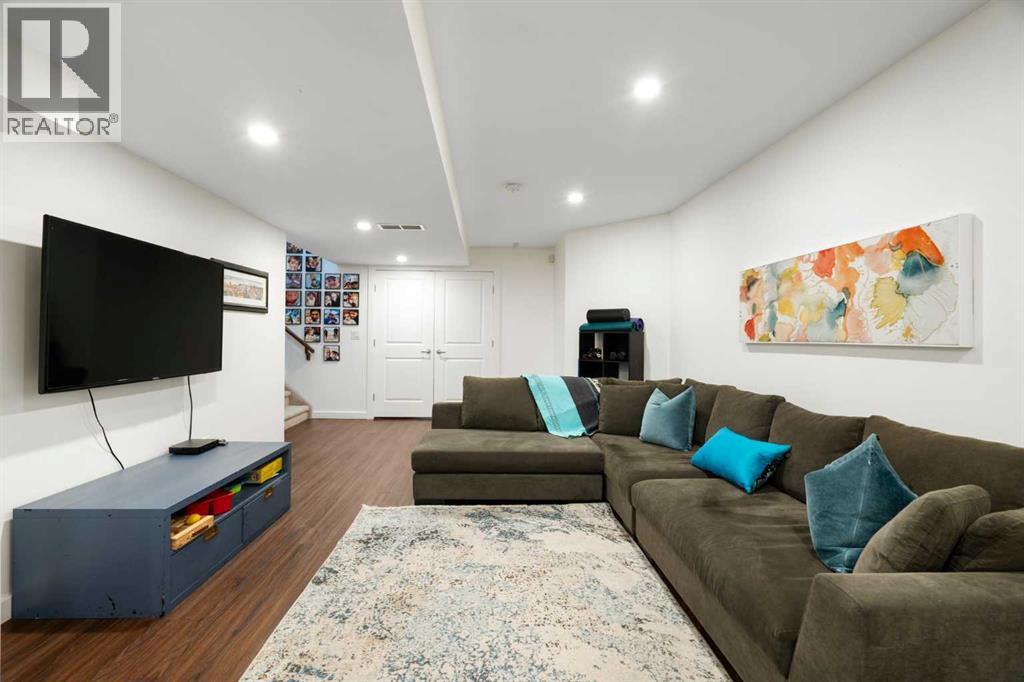 Single Family House for Sale in   Avenue SW Killarney/Glengarry Calgary 