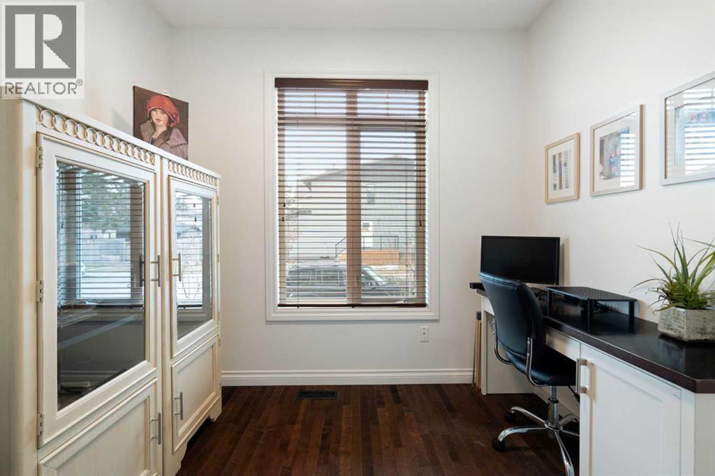 Single Family House for Sale in   Avenue SW Killarney/Glengarry Calgary 