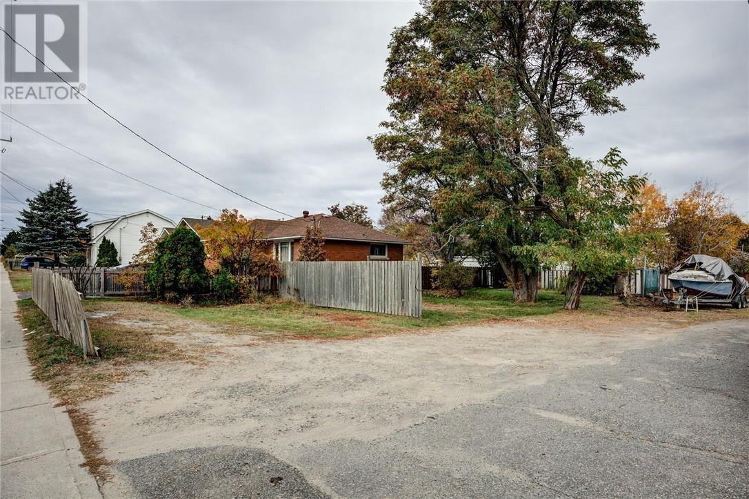 3345 Falconbridge Highway, Garson, Ontario, P3L1E4 — Photo 2