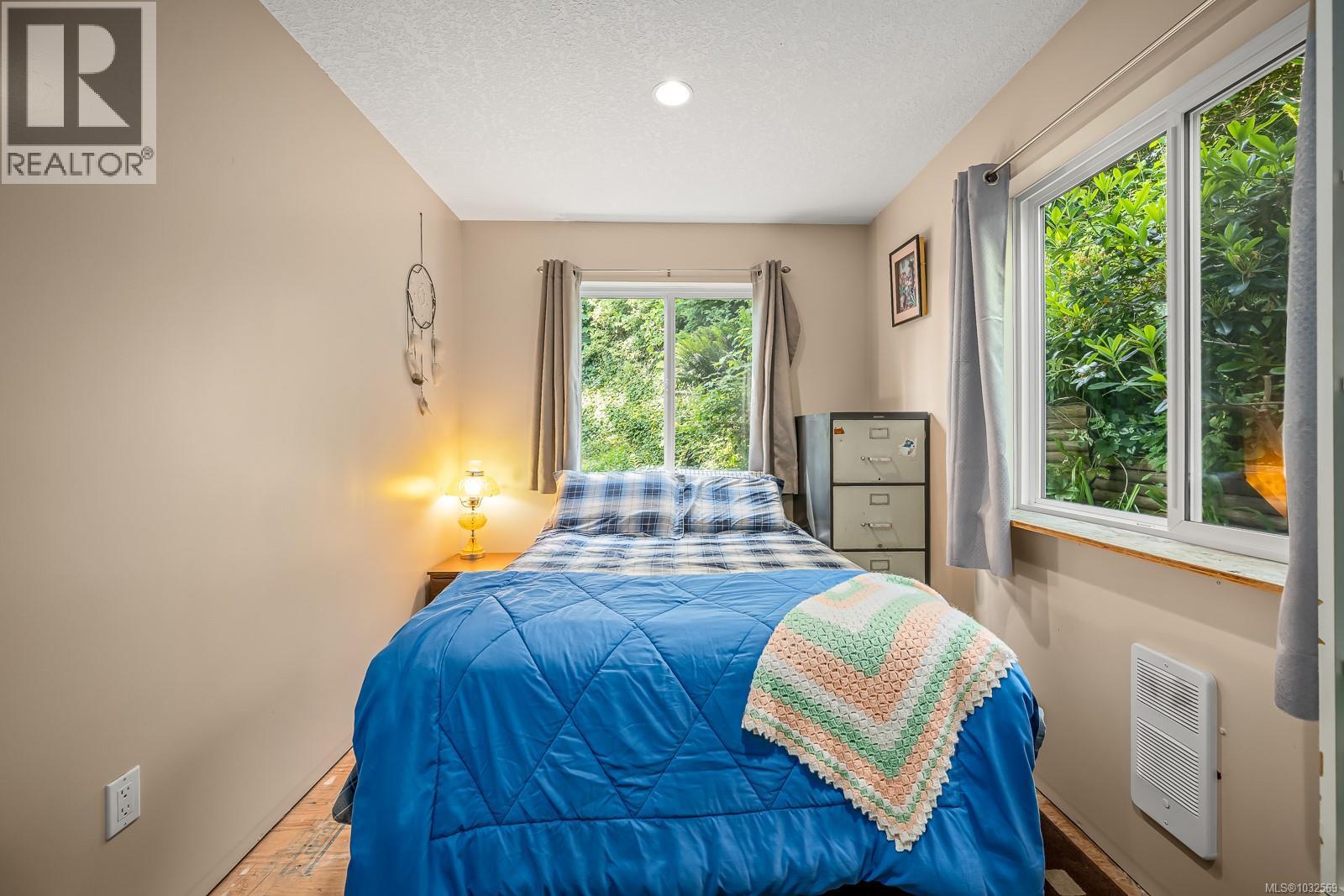 #5 6919 Island Hwy W - 18