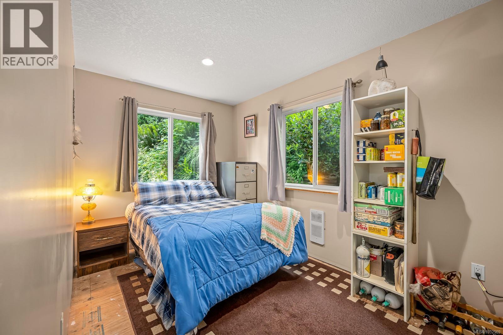 #5 6919 Island Hwy W - 19