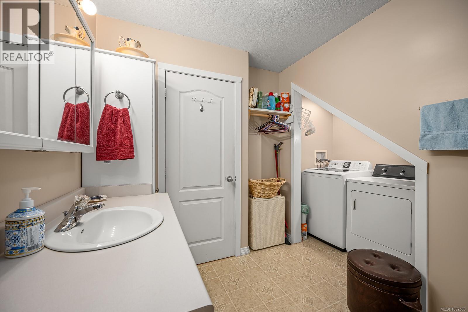 #5 6919 Island Hwy W - 20