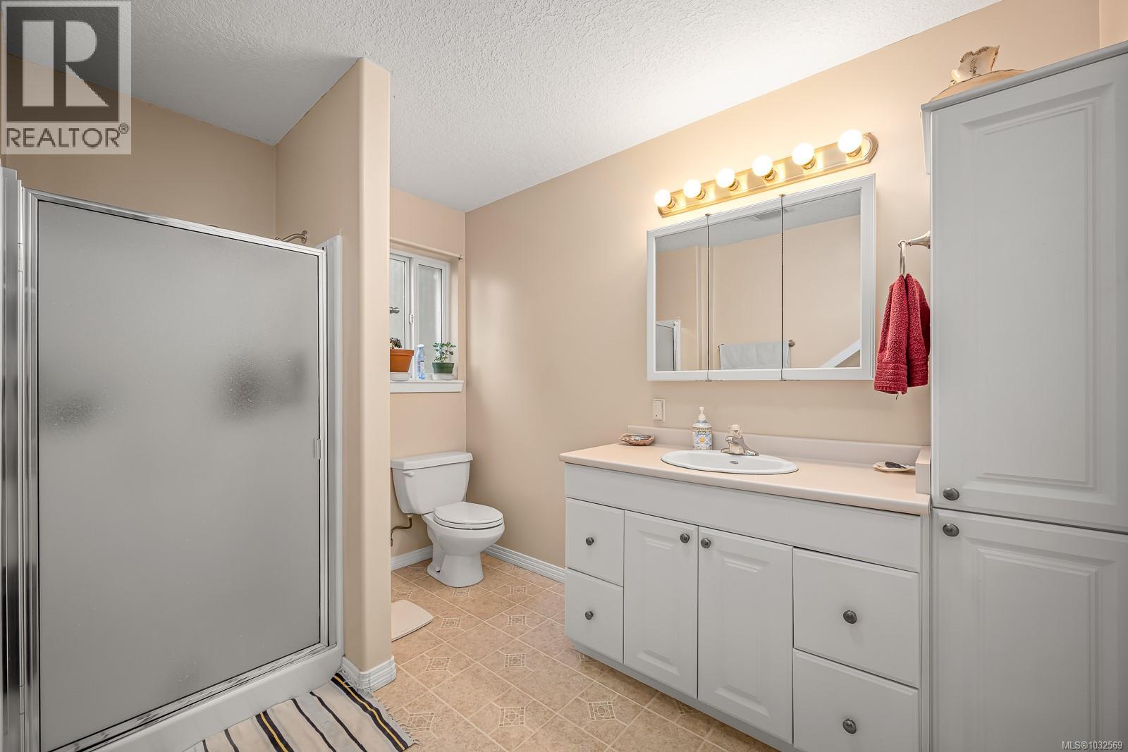 #5 6919 Island Hwy W - 22