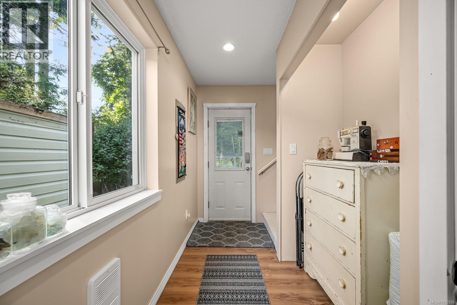 #5 6919 Island Hwy W - 23