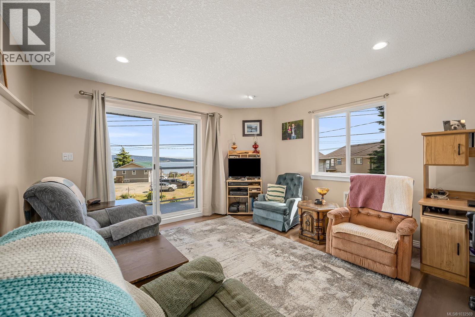 #5 6919 Island Hwy W - 26