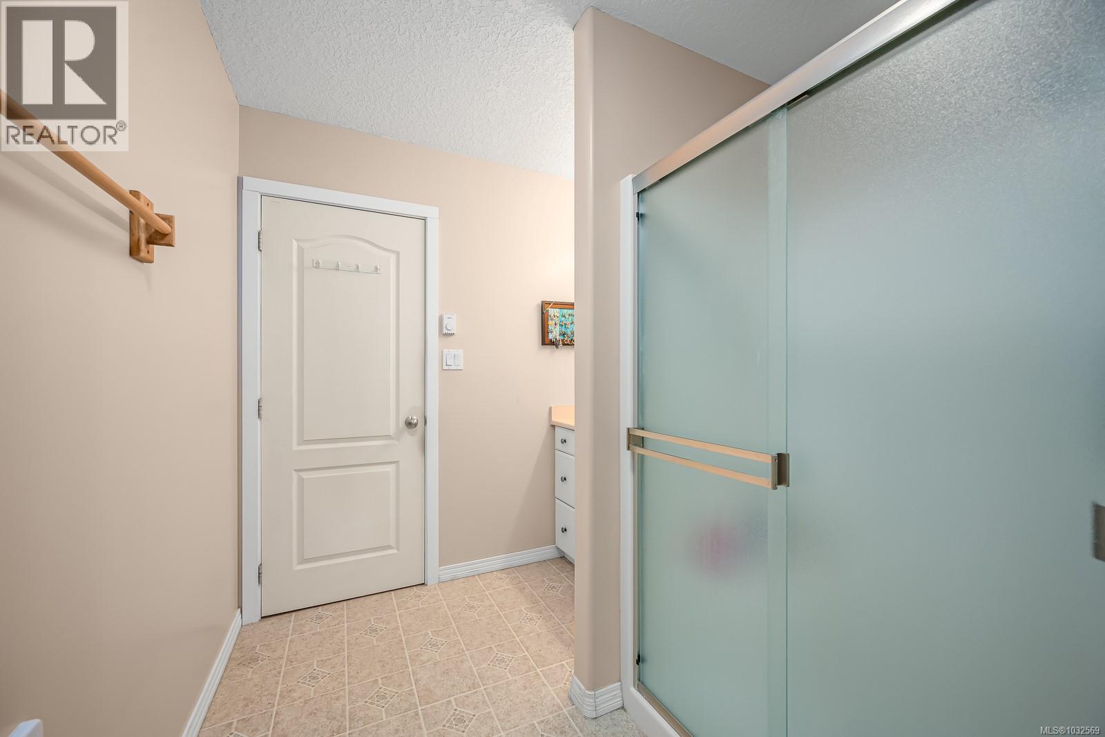 #5 6919 Island Hwy W - 34