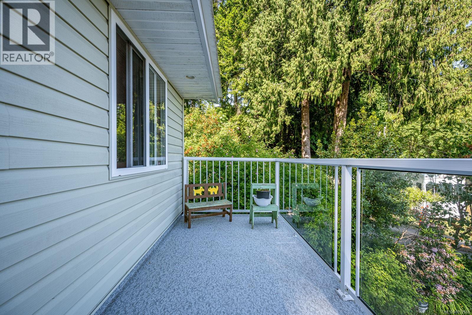 #5 6919 Island Hwy W - 48