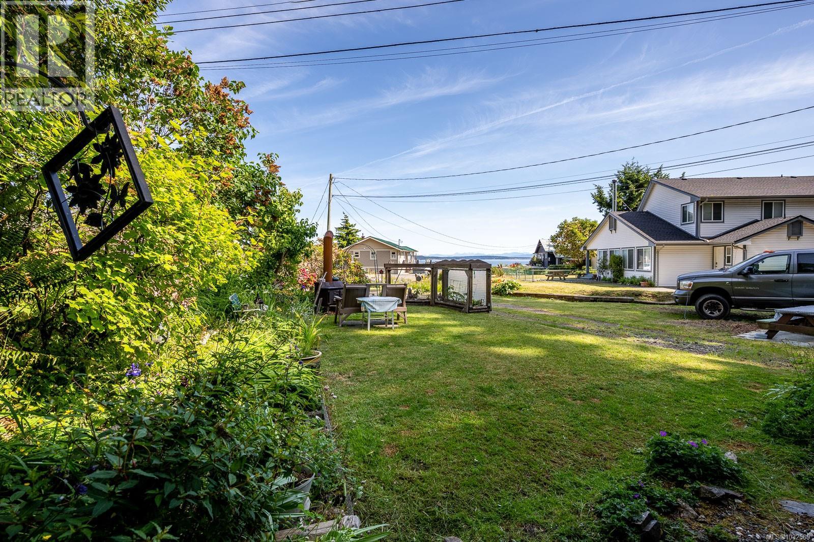 #5 6919 Island Hwy W - 62