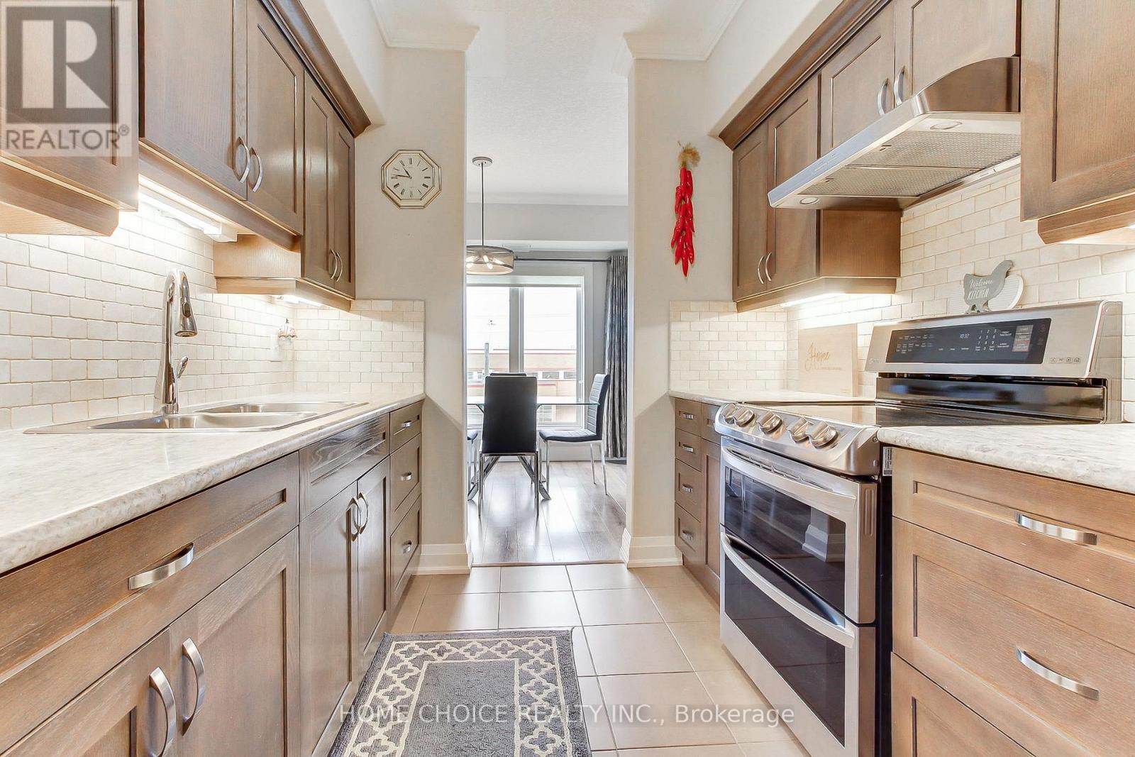 #301 720 YONGE STREET E - 18