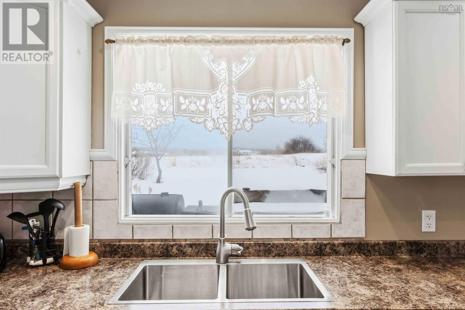 Property 17 of 48 of 12220 Highway 1