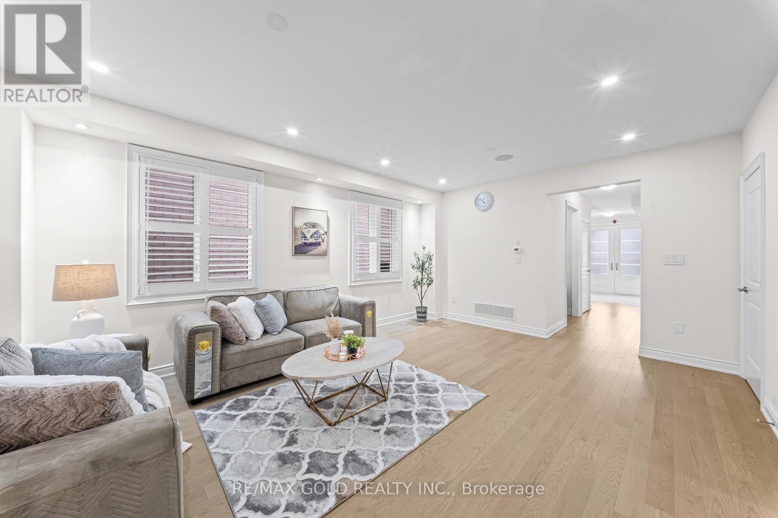 105 WALKER ROAD W - 14