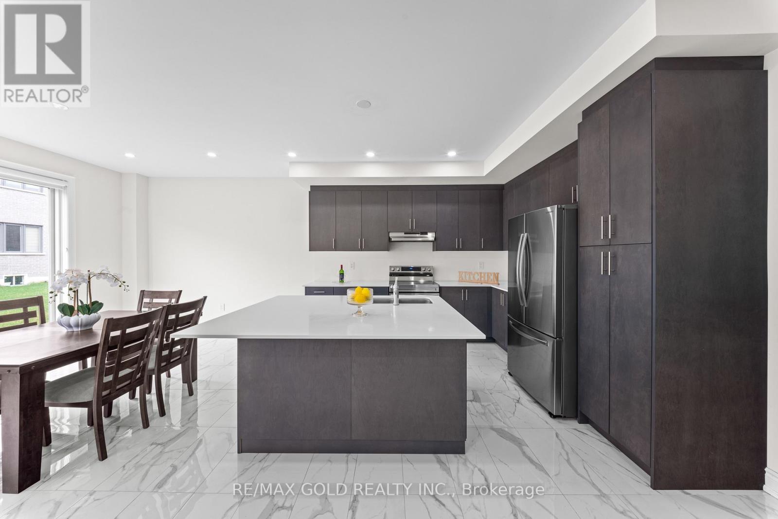 105 WALKER ROAD W - 17