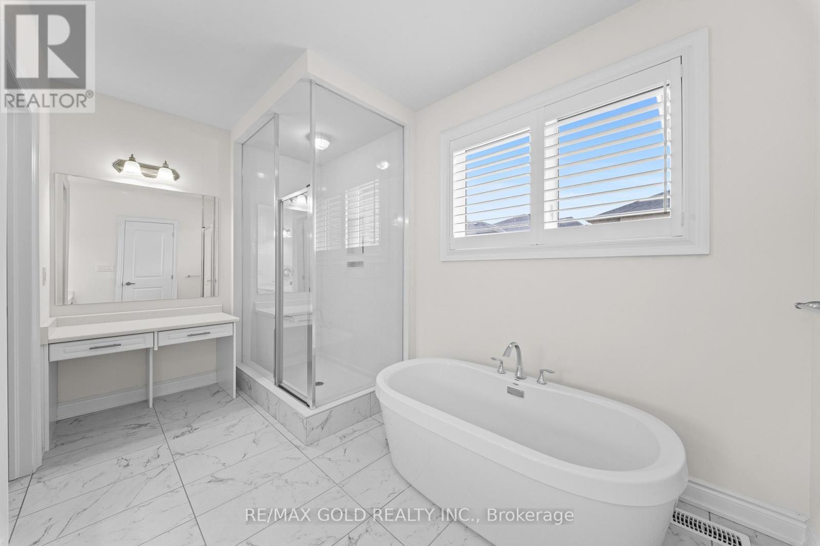 105 WALKER ROAD W - 40