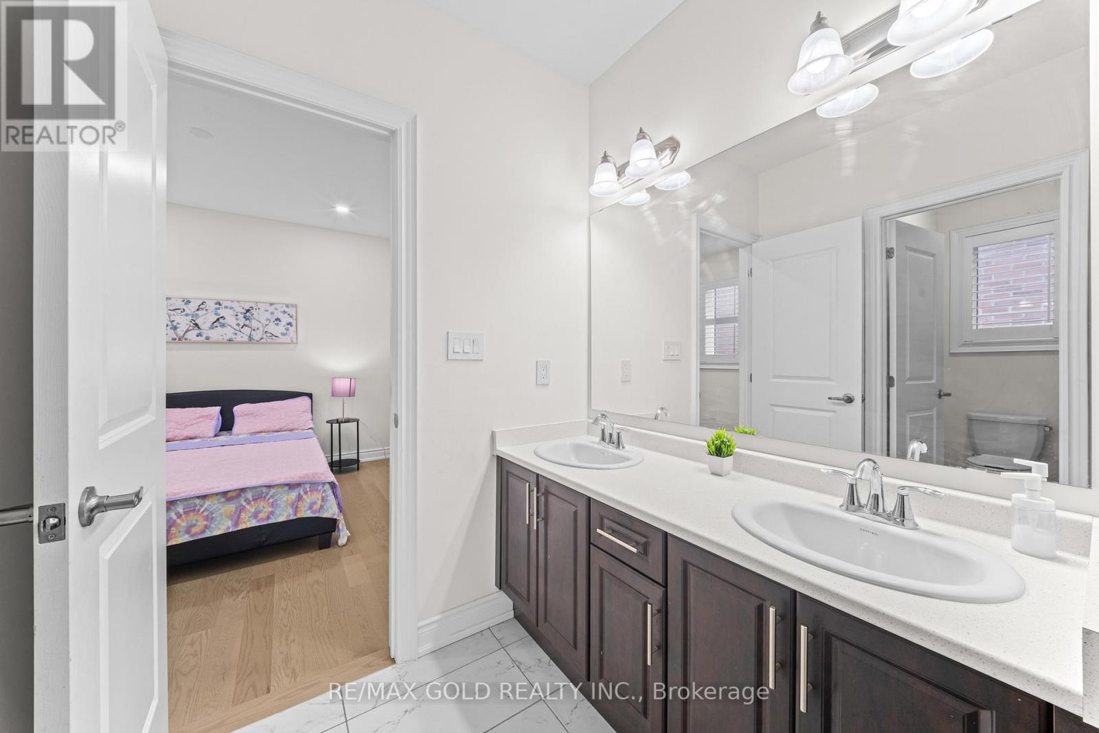 105 WALKER ROAD W - 43